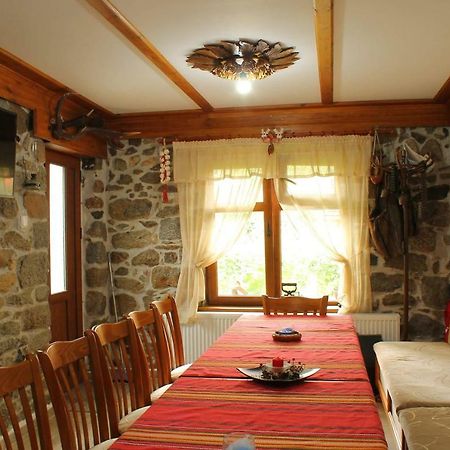 Стаи За Гости Диневи Kalofer Exterior foto
